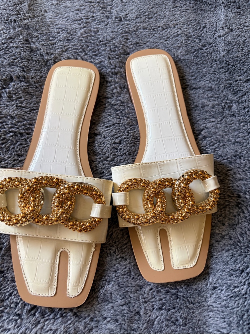 SHEIN White Croc-Embossed Slide Sandals with Gold Chain Link